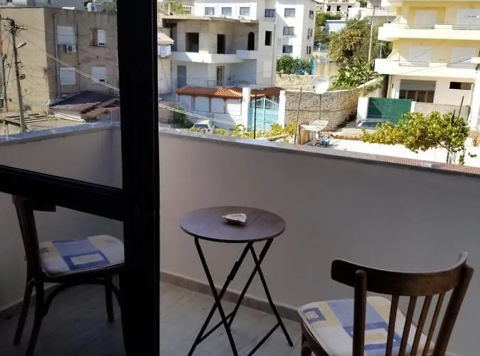 1-bedroom Flat, Near The Town Centre. Daire *